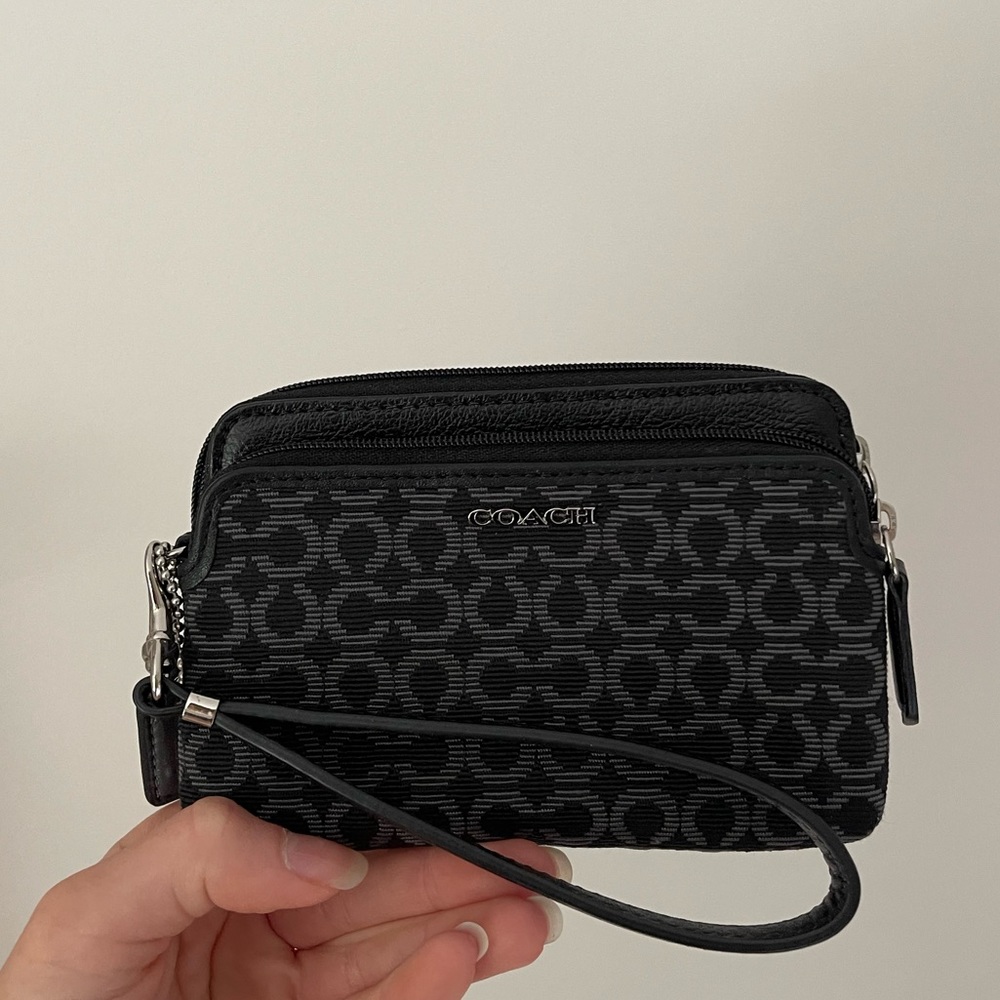 DONATING MONDAY 7/18 IN 4 HOURS: Authentic Coach Wristlet